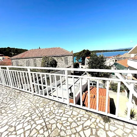 アパート Ivana 2 *