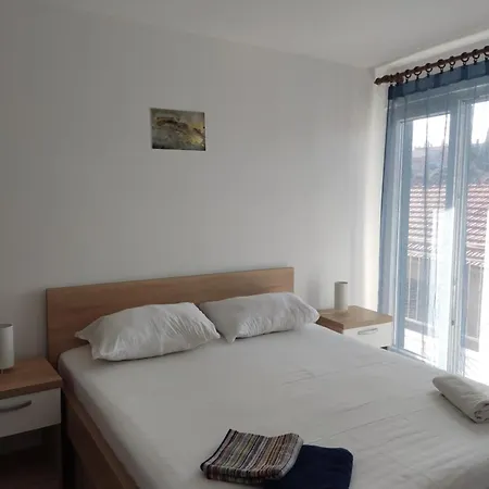 Ivana 2 Apartamento Lovište