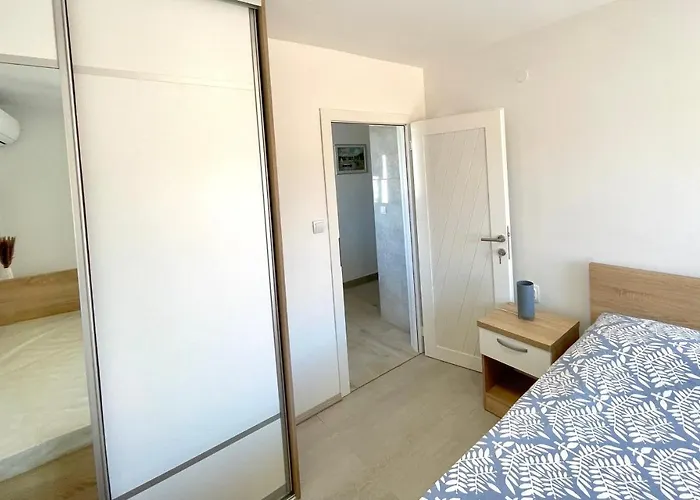 Ivana 2 לוביסטה